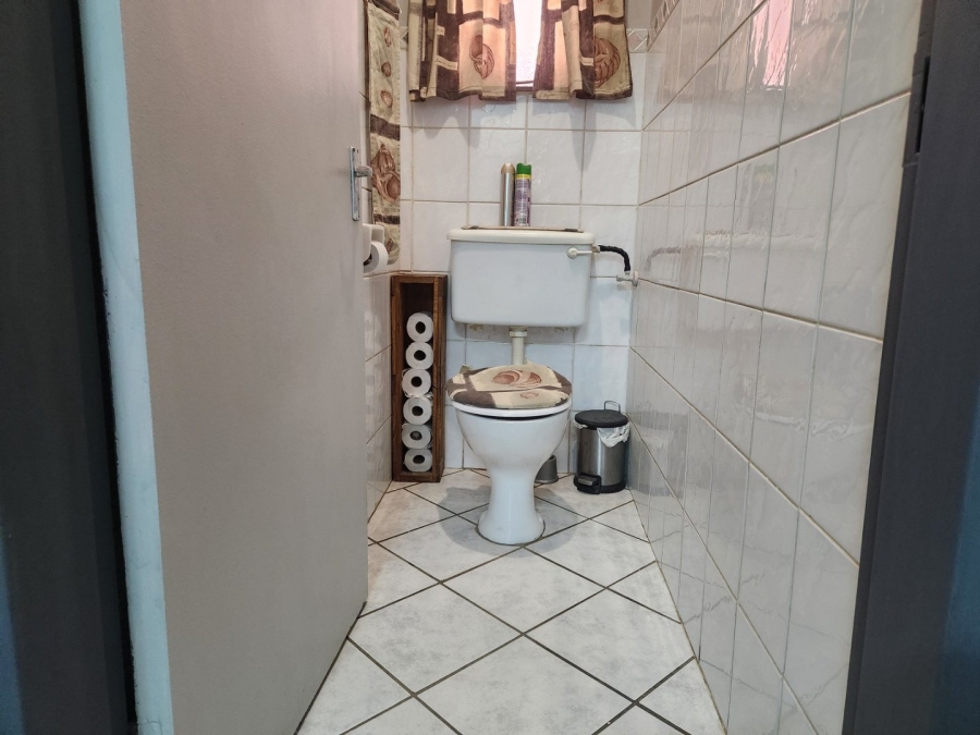 4 Bedroom Property for Sale in Die Rand Northern Cape